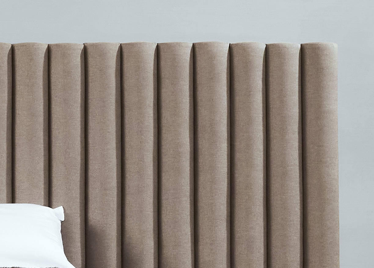 arezzo_280_vorne_frame_milieu_edited_edited